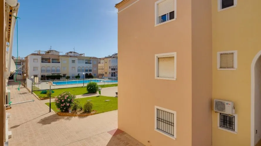 60m² bungalow for sale, Torrevieja, Spain No. 1565 № 21