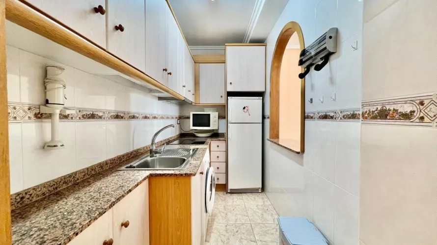 2 bedrooms apartment for sale, Torrevieja, Spain No. 1521 № 1
