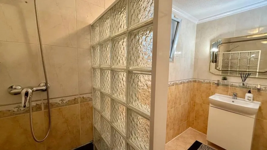 2 bedrooms apartment for sale, Torrevieja, Spain No. 1384 № 1