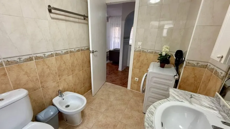 2 bedrooms apartment for sale, Torrevieja, Spain No. 1384 № 14