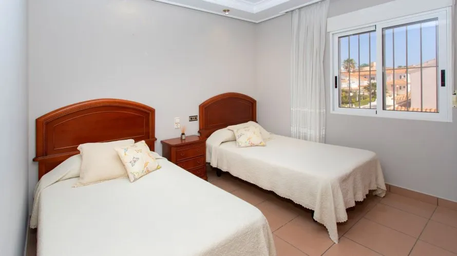 180m² villa for sale, Torrevieja, Spain No. 1326 № 6
