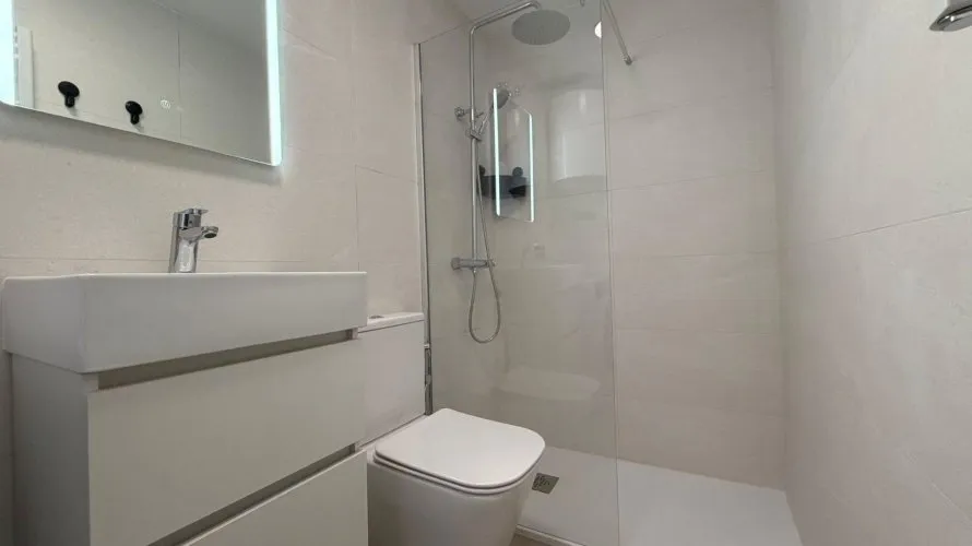 2 bedrooms apartment for sale, Torrevieja, Spain No. 1532 № 11