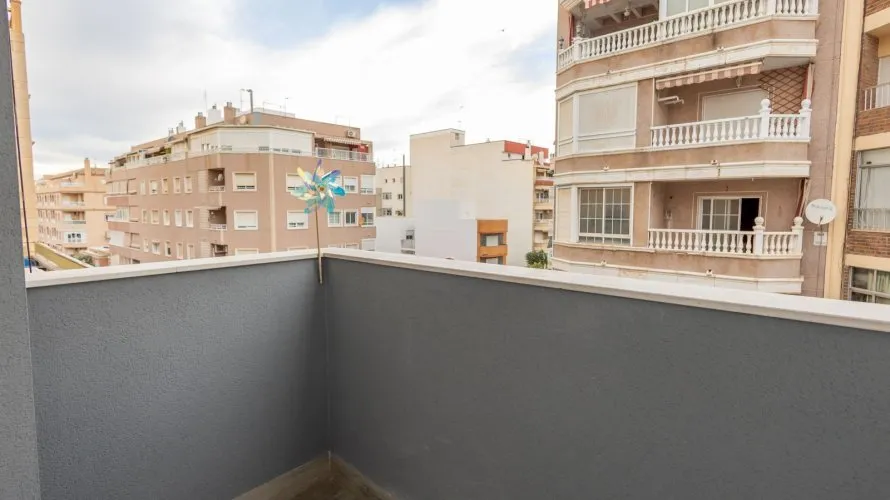 80m² apartment for sale, Torrevieja, Spain No. 1327 № 8