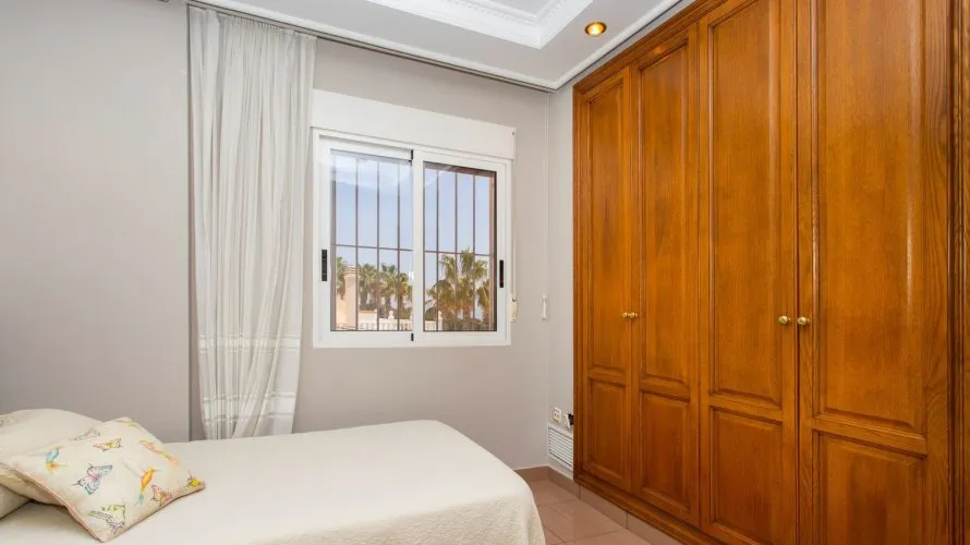 180m² villa for sale, Torrevieja, Spain No. 1326 № 3