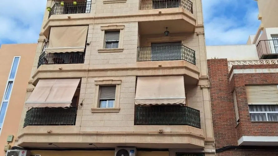 2 bedrooms apartment for sale, Torrevieja, Spain No. 1392 № 1