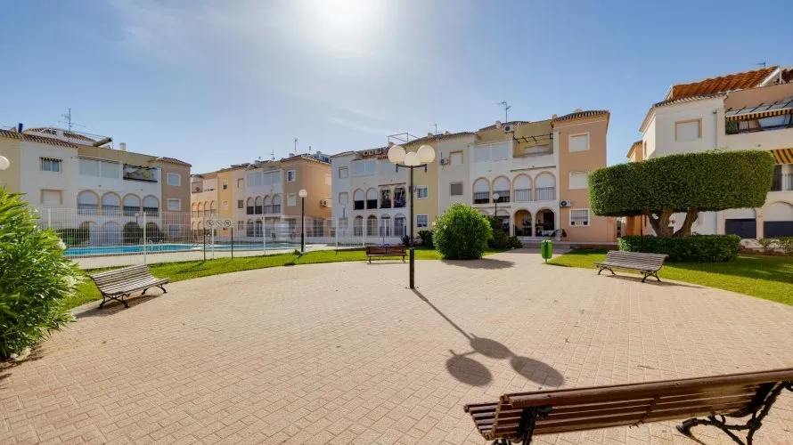 60m² bungalow for sale, Torrevieja, Spain No. 1565 № 6