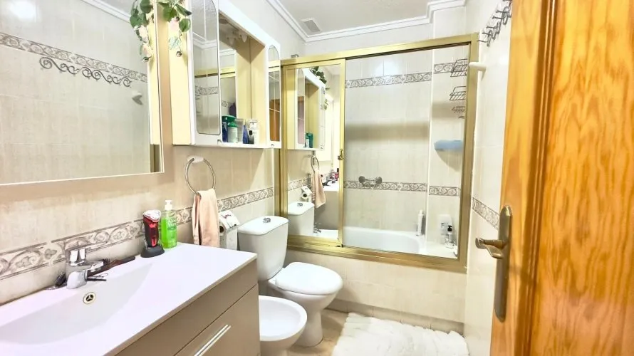 1 bedroom apartment for sale, Torrevieja, Spain No. 1556 № 13