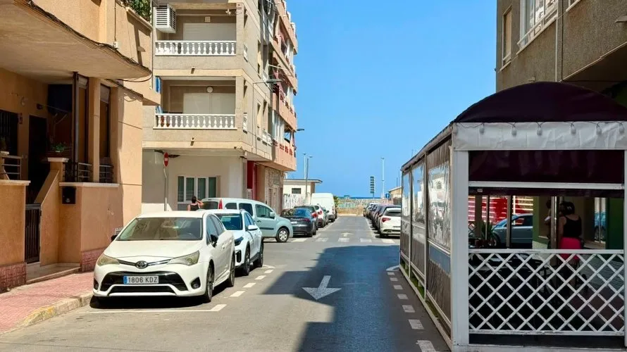2 bedrooms apartment for sale, Torrevieja, Spain No. 1655