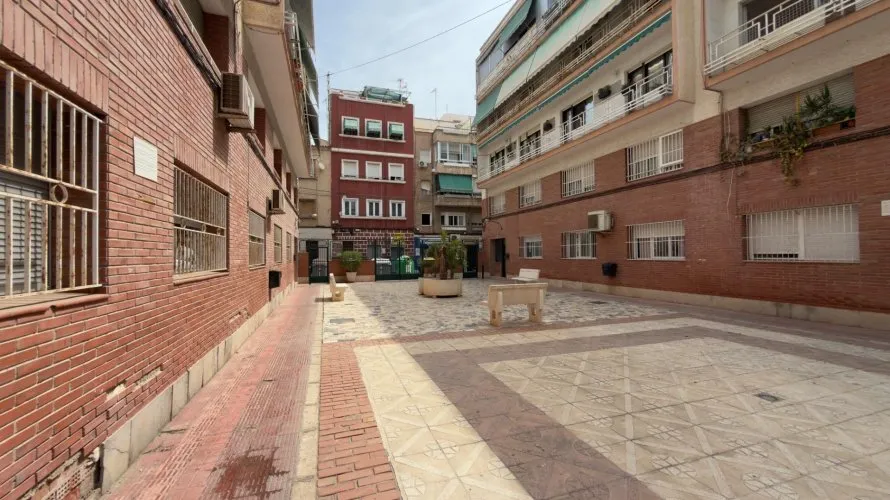 4 bedrooms apartment for sale, Alicante, Spain No. 1687 № 2