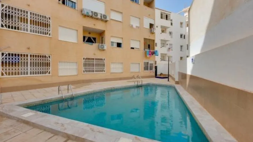 2 bedrooms apartment for sale, Torrevieja, Spain No. 1689 № 1
