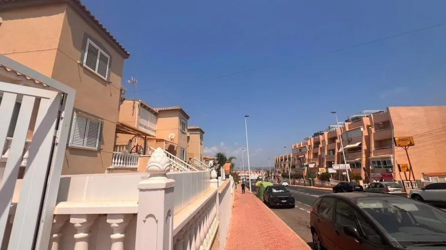 2 bedrooms bungalow for sale, Torrevieja, Spain No. 1694 № 1