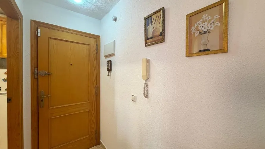 2 bedrooms apartment for sale, Torrevieja, Spain No. 1700 № 2