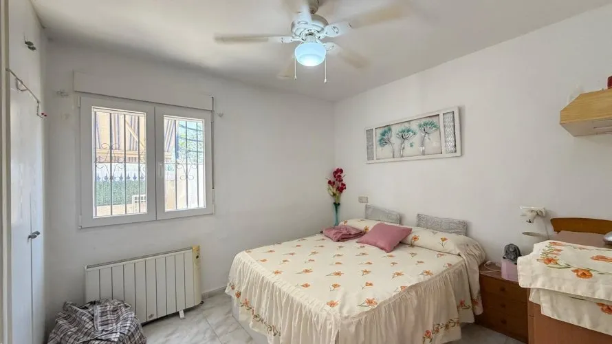 2 bedrooms house for sale, Torrevieja, Spain No. 1674 № 4