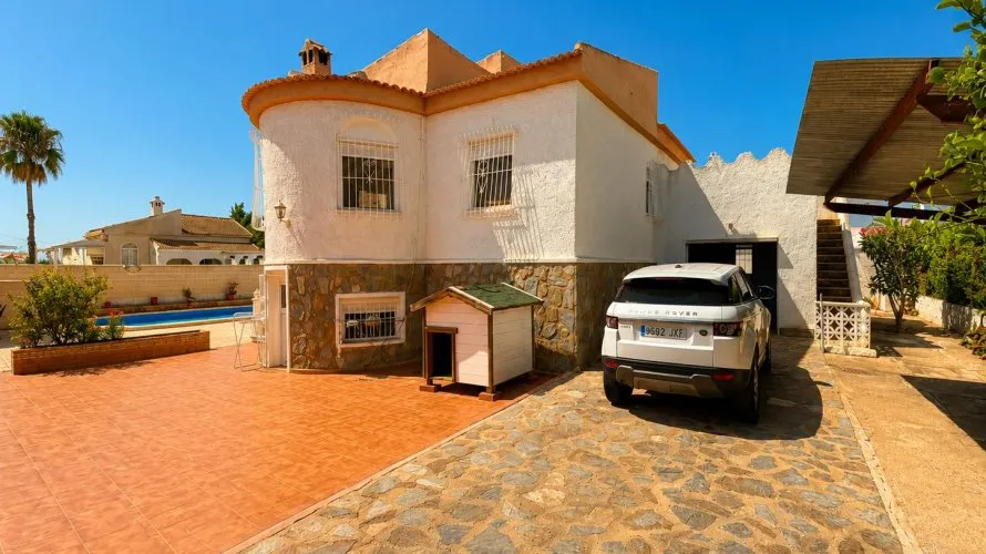 200m² villa for sale, Torrevieja, Spain No. 1682 № 1