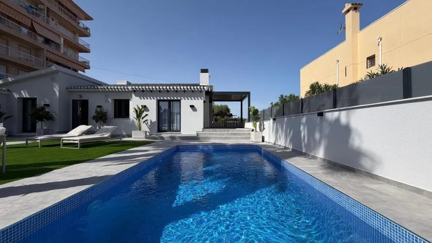 4 bedrooms villa for sale, Torrevieja, Spain No. 1713 № 10