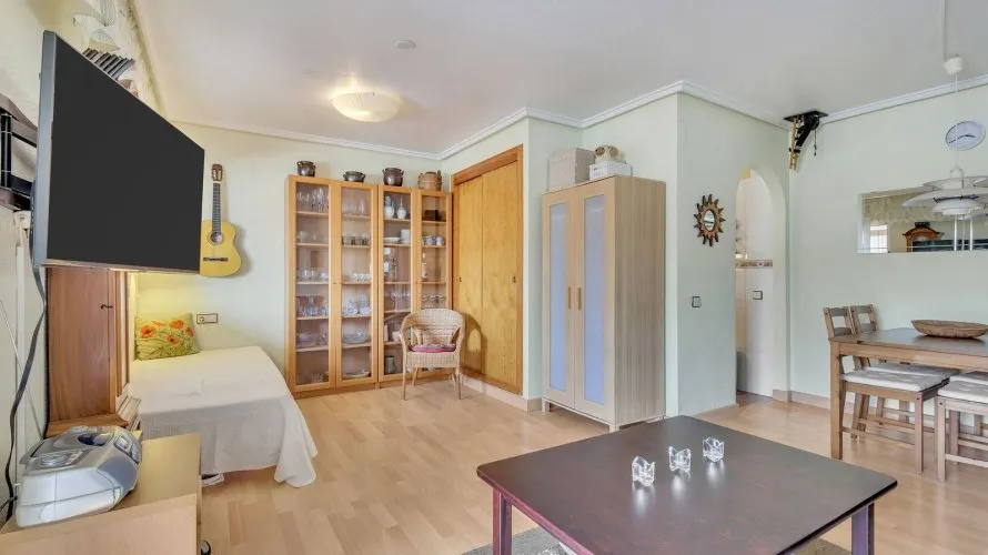 60m² apartment for sale, Torrevieja, Spain No. 1646 № 6