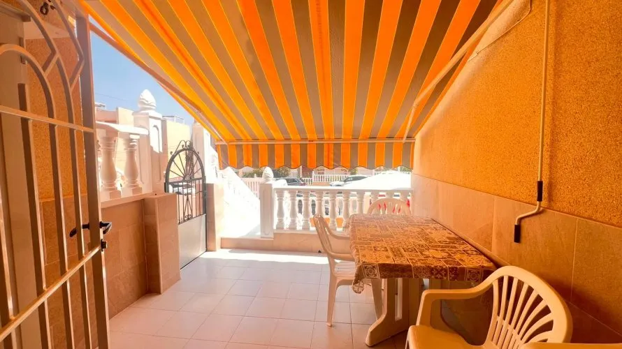 2 bedrooms bungalow for sale, Torrevieja, Spain No. 1694 № 17