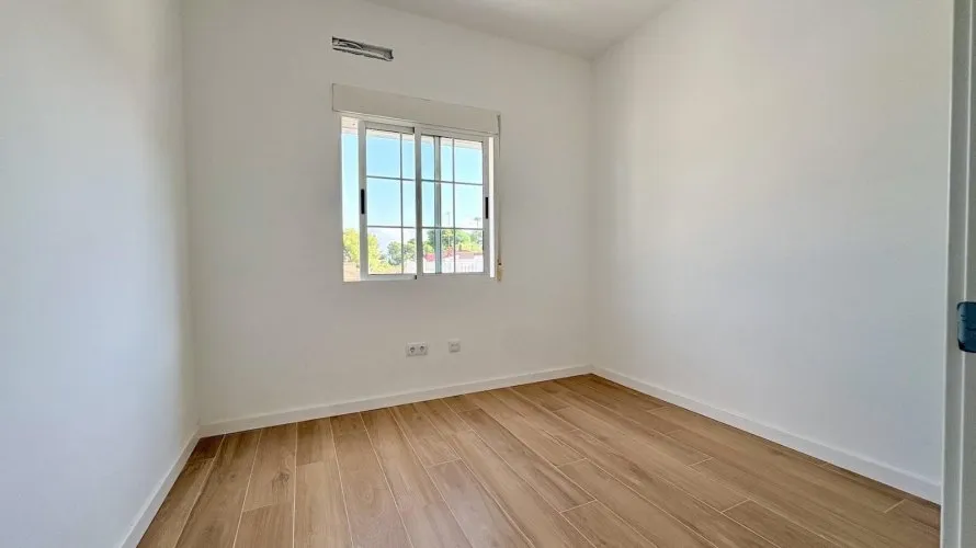 4 bedrooms house for sale, Torrevieja, Spain No. 1702 № 11