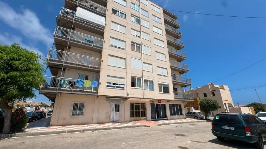 2 bedrooms apartment for sale, Torrevieja, Spain No. 1693 № 1