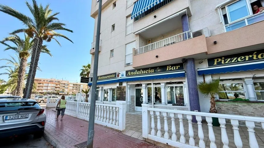 101m² commercial property for sale, Guardamar del Segura, Spain No. 1712 № 11