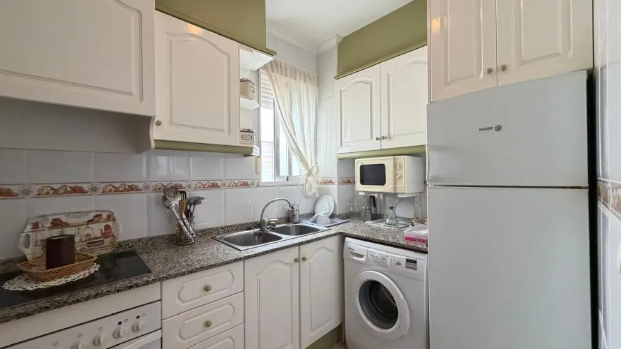 2 bedrooms apartment for sale, Torrevieja, Spain No. 1710 № 10