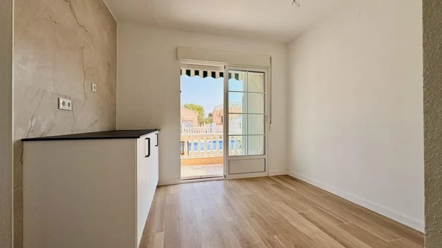 4 bedrooms house for sale, Torrevieja, Spain No. 1702 № 10