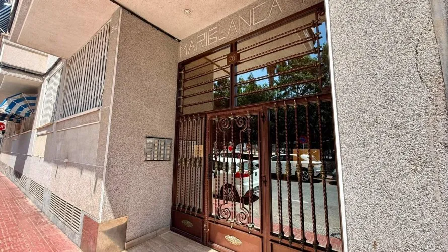 2 bedrooms apartment for sale, Torrevieja, Spain No. 1655 № 1