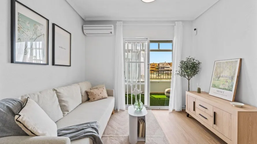 69m² apartment for sale, Torrevieja, Spain No. 1723 № 1