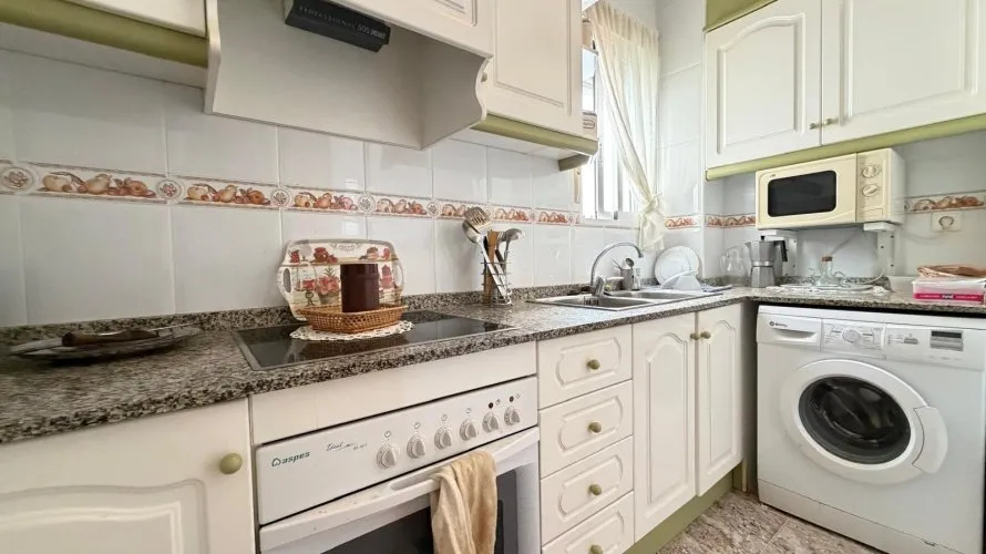 2 bedrooms apartment for sale, Torrevieja, Spain No. 1710 № 13