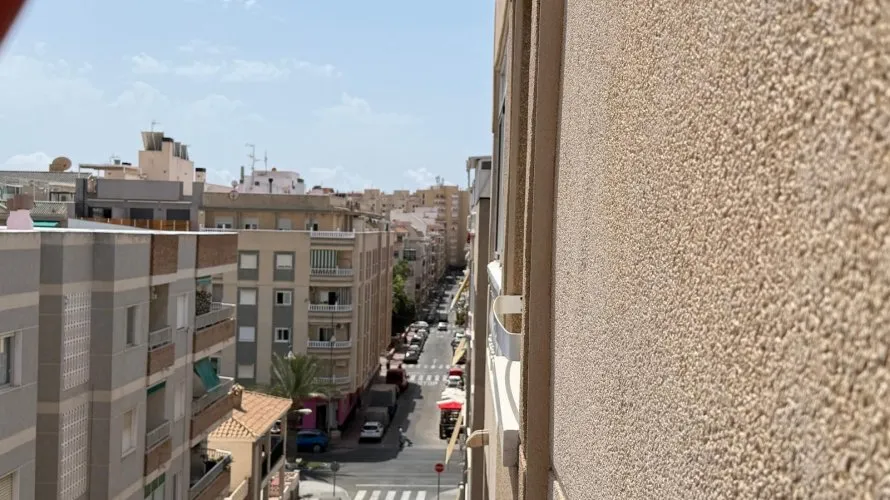 2 bedrooms apartment for sale, Torrevieja, Spain No. 1700 № 17