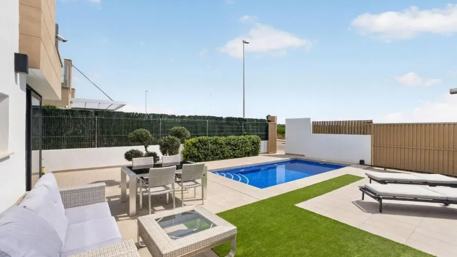 178m² villa for sale, Guardamar del Segura, Spain No. 1722 № 2
