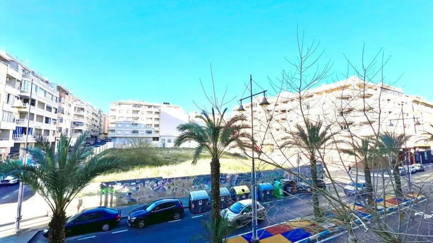 33m² apartment for sale, Torrevieja, Spain No. 1684 № 1