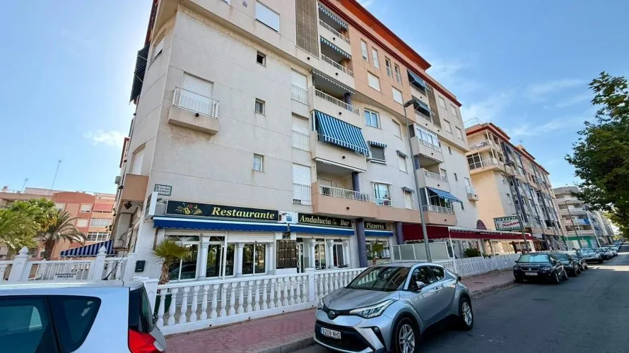 101m² commercial property for sale, Guardamar del Segura, Spain No. 1712 № 10