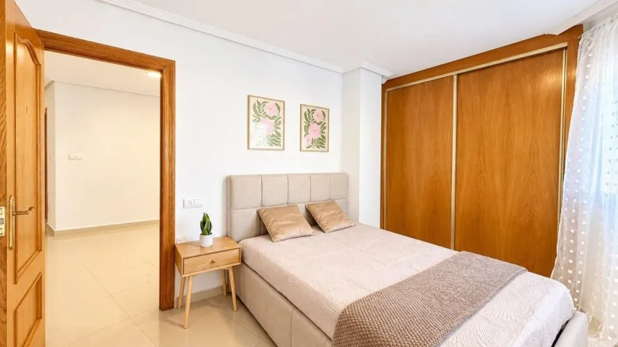 1 bedroom apartment for sale, Torrevieja, Spain No. 1909 № 13