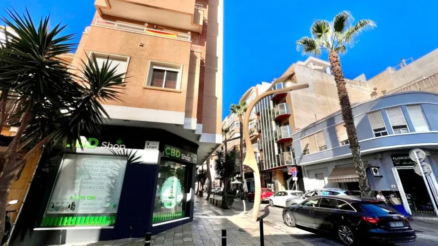 45m² commercial property for sale, Torrevieja, Spain No. 1921 № 14