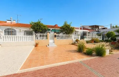 3 bedrooms bungalow for sale, Torrevieja, Spain No. 1836