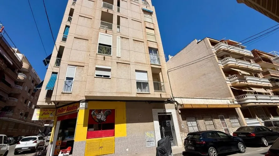 1 bedroom apartment for sale, Torrevieja, Spain No. 1807 № 1