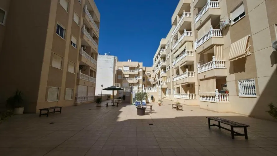 3 bedrooms apartment for sale, Torrevieja, Spain No. 1776