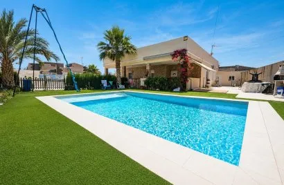 3 bedrooms apartment for sale, Torrevieja, Spain No. 1813