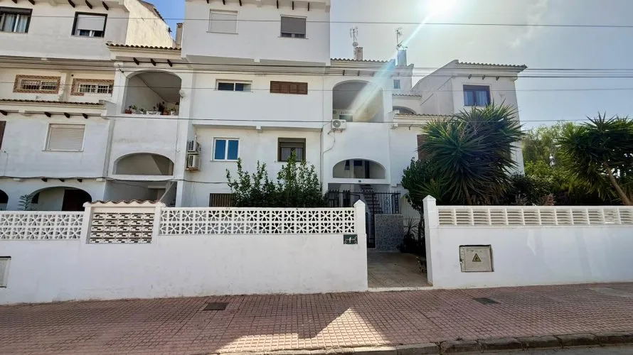 1 bedroom penthouse for sale, Torrevieja, Spain No. 1808 № 2