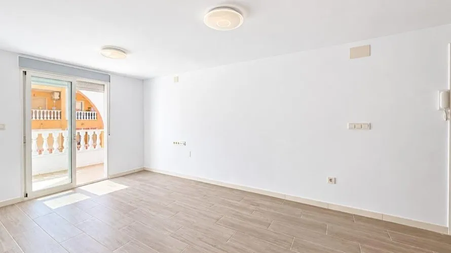 2 bedrooms apartment for sale, Torrevieja, Spain No. 1928 № 9