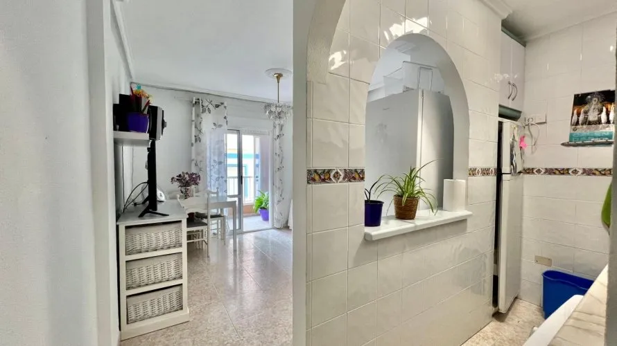 1 bedroom apartment for sale, Torrevieja, Spain No. 1871 № 17