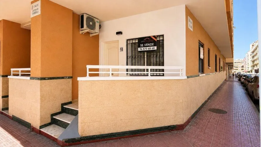 2 bedrooms land plot for sale, Torrevieja, Spain No. 1810 № 1