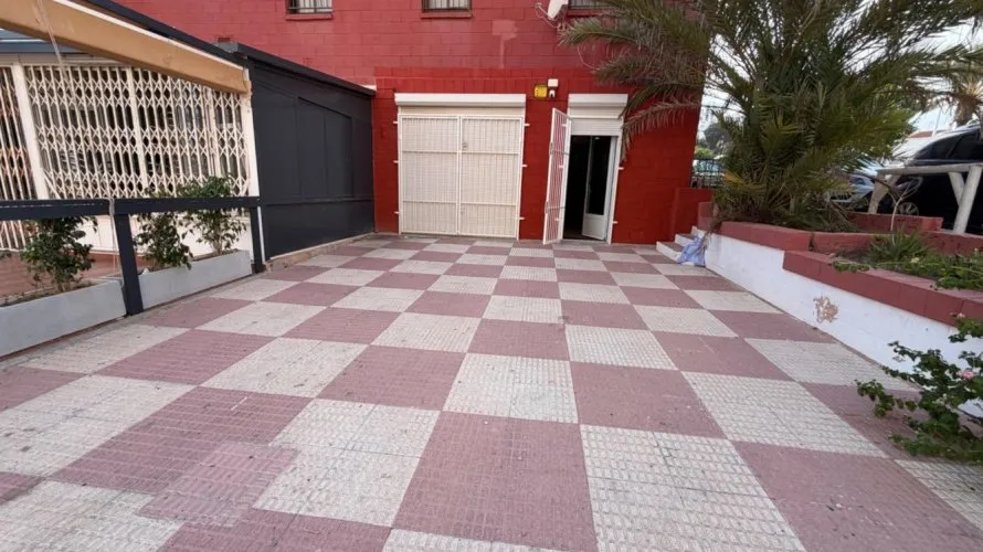 100m² commercial property for sale, Torrevieja, Spain No. 1986 № 1