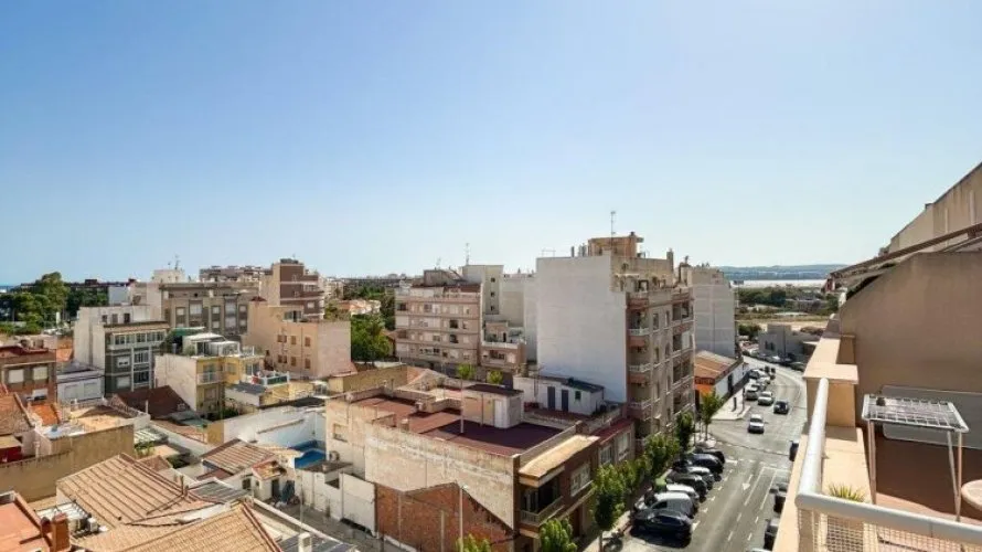 1 bedroom penthouse for sale, Torrevieja, Spain No. 1974 № 19