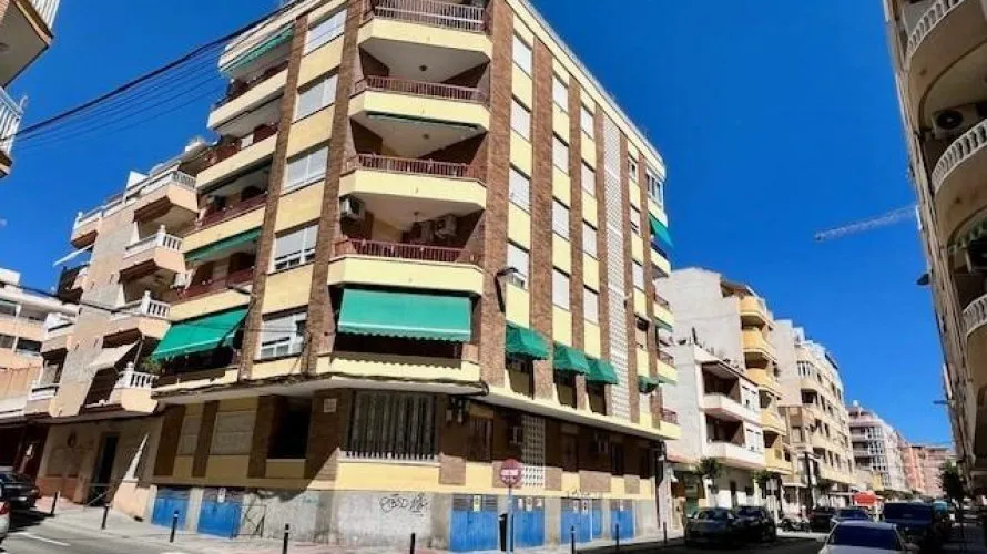 3 bedrooms apartment for sale, Torrevieja, Spain No. 1939 № 2